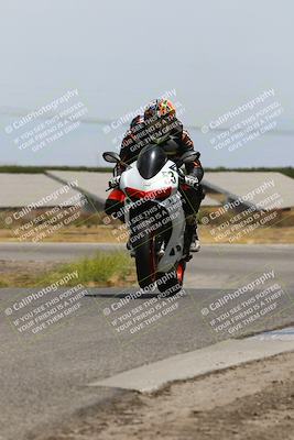 media/May-26-2025-Lets Ride (Mon) [[3bf1de1d65]]/C Group/1240pm (Wheelie Bump)/